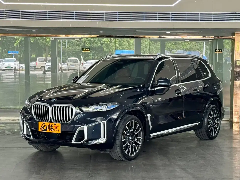 BMW X5 xDrive 40Li M Sport Black Night Package 2024
