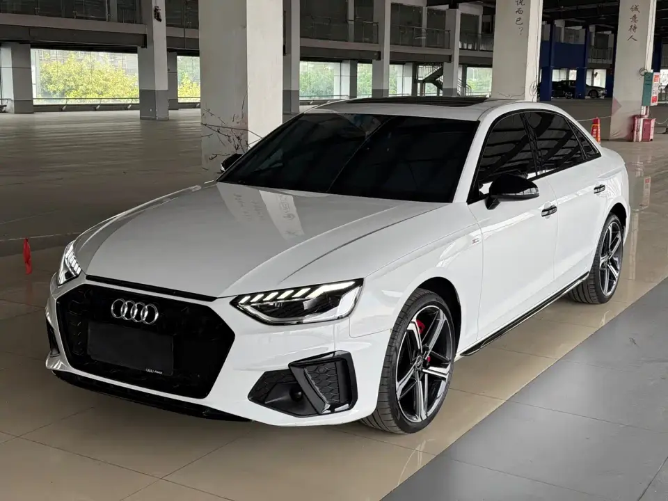 Audi A4L 40 TFSI Luxury Dynamic 2022
