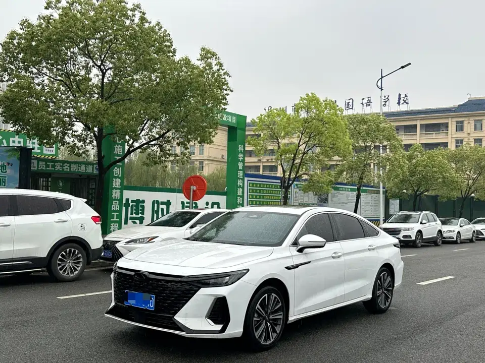 Chery Arrizo 8 1.6T DCT Smart 2025