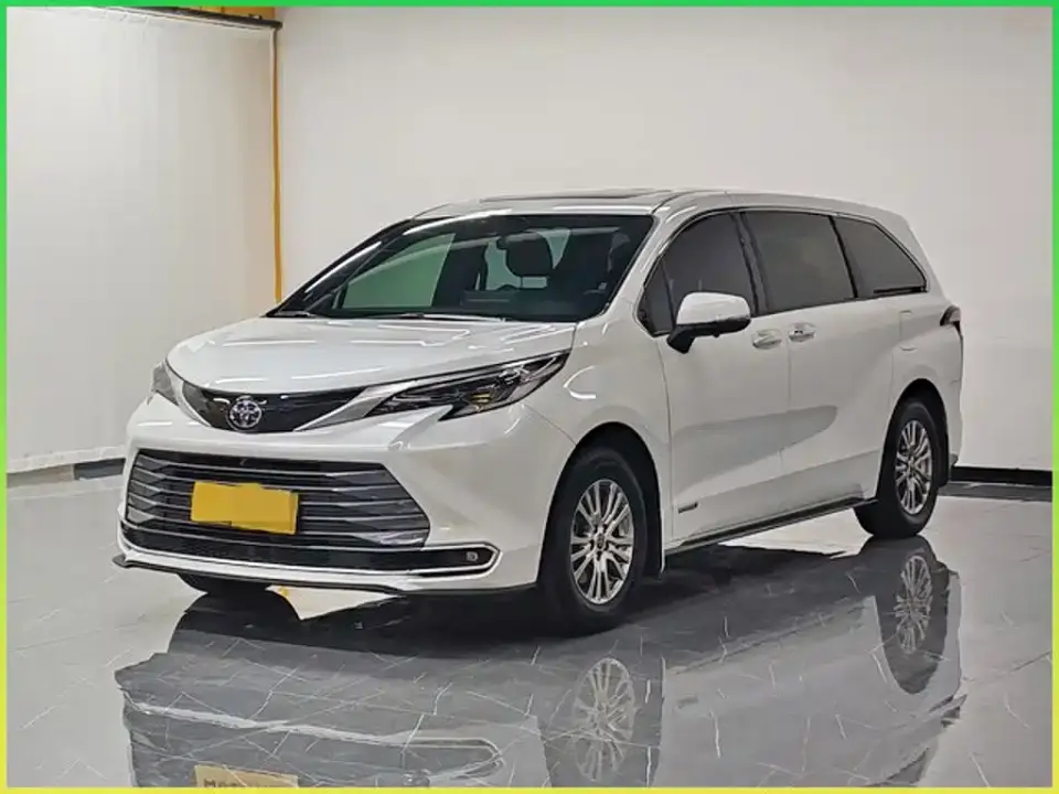 Toyota Sienna 2.5L Hybrid Premium Edition 2022