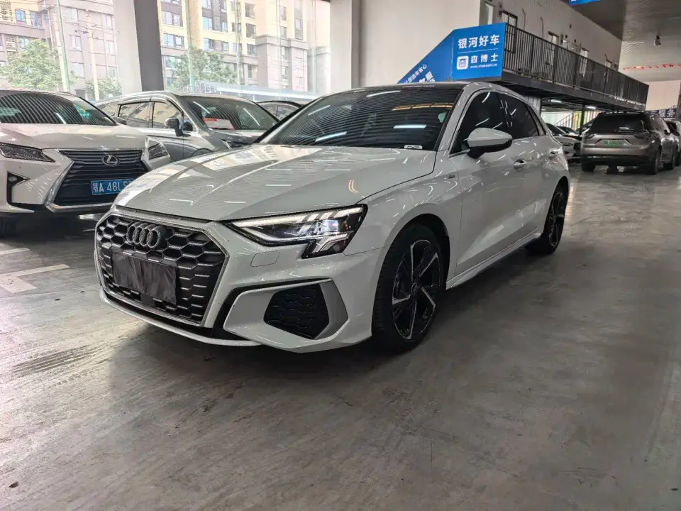 Audi A3 Model Sportback 35 TFSI Fashion Sport 2024
