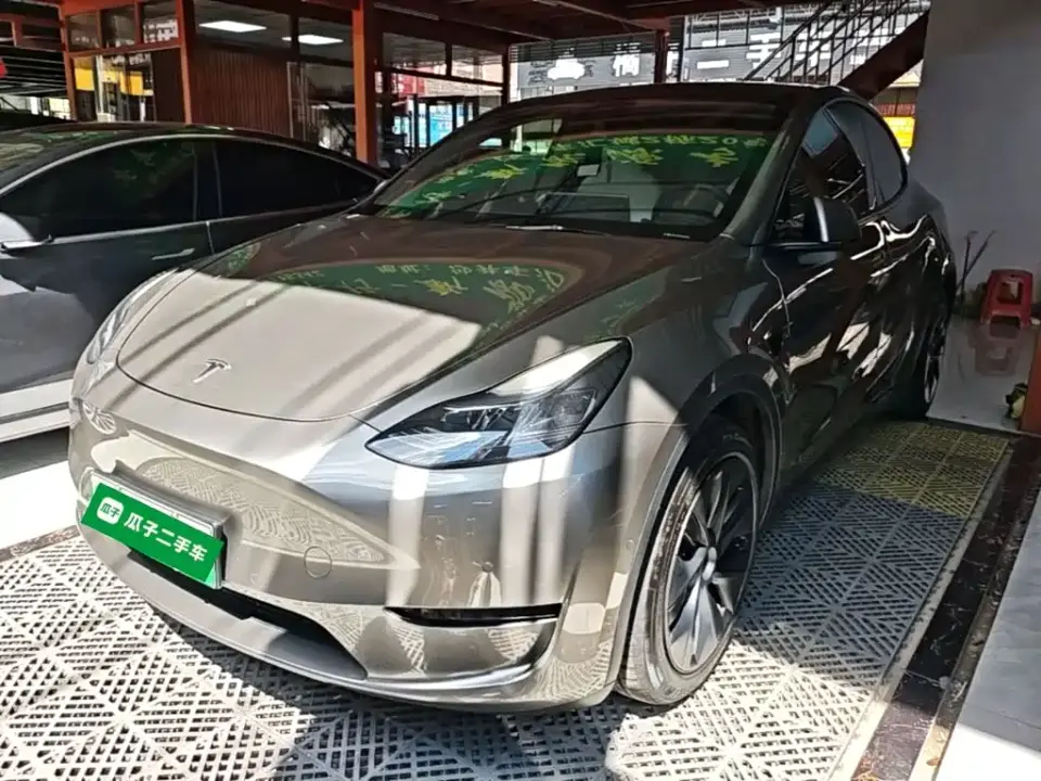 Tesla Model Y Long Range AWD 2024
