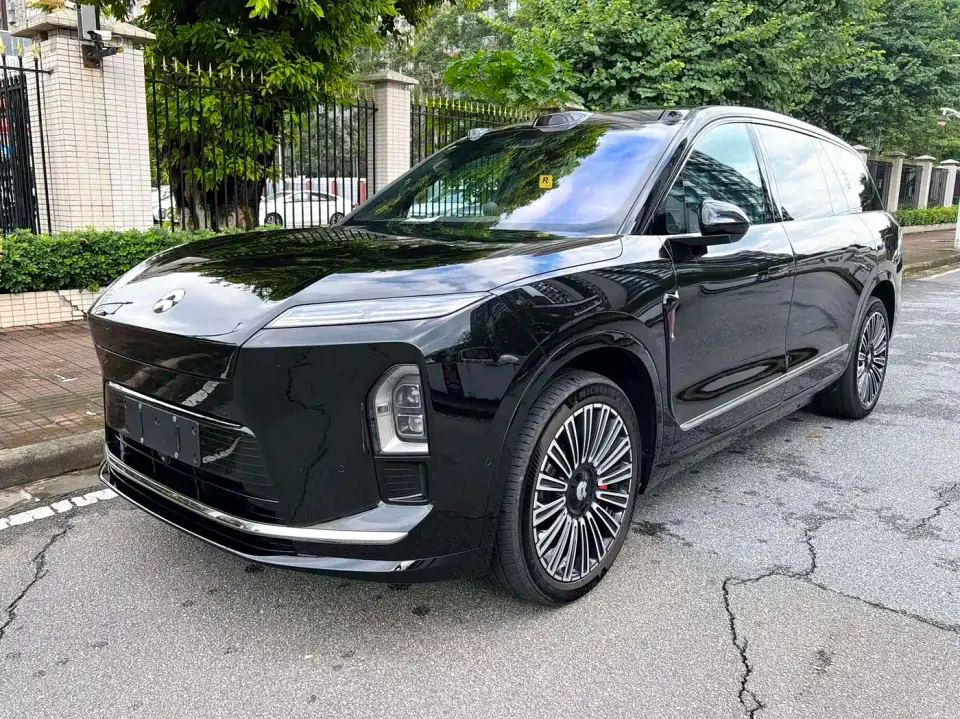 NIO ES8 Base Model 7-Seater 2025