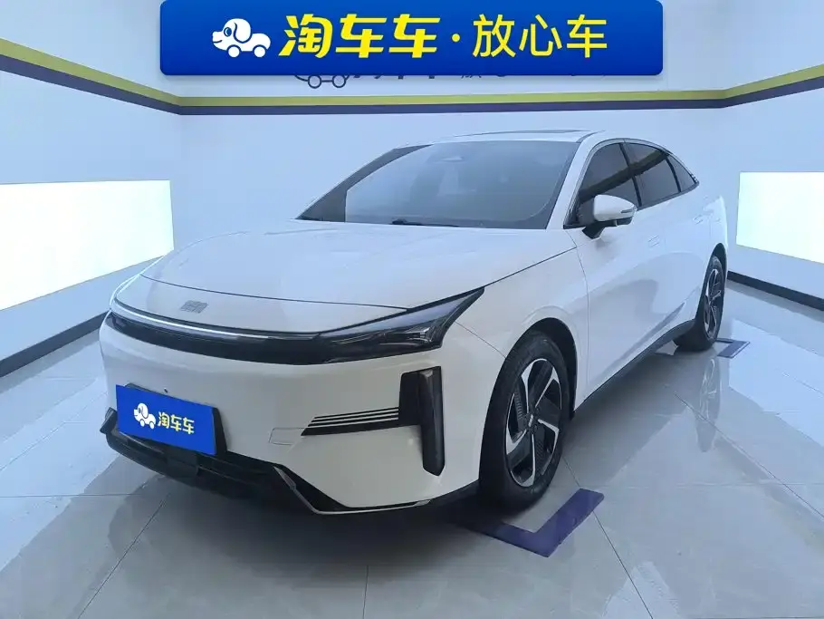 Geely Galaxy Galaxy L6 125km PLUS Soaring Dragon Edition 2024