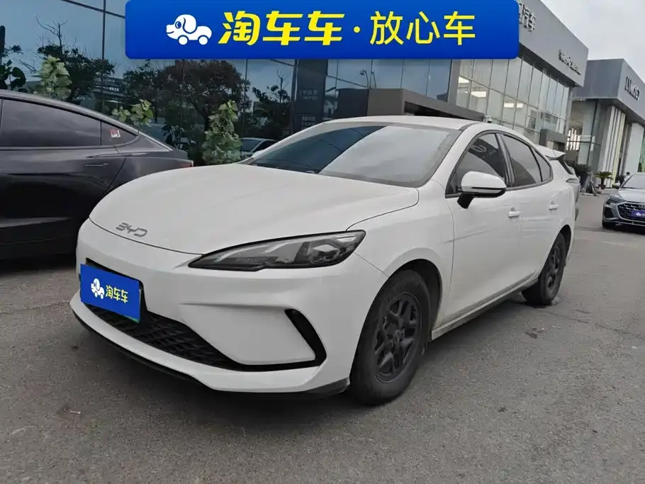BYD Hai Bao 05 DM-i DM-i Smart Drive Edition 55KM Luxury 2025