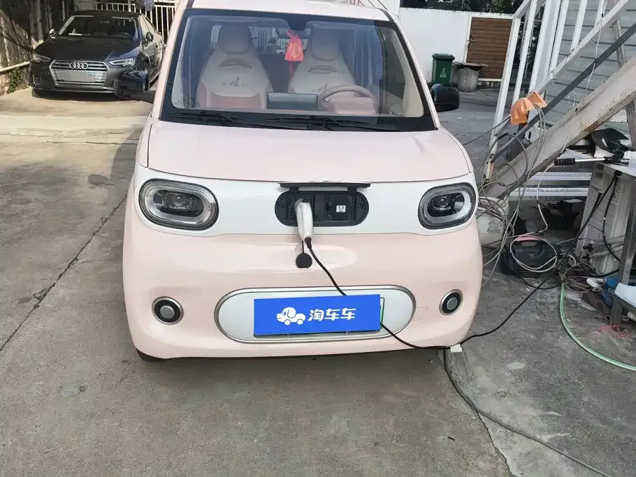 Wuling Motors Hongguang MINIEV 3rd Generation 215km Youth Edition 2024 — фото 2