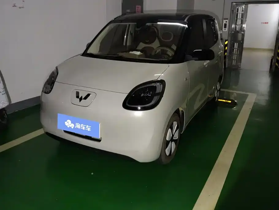Wuling Motors Hongguang MINIEV 4-Door Premium+ Edition 2025