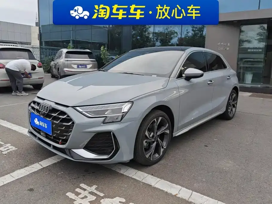 Audi A3 Sportback 35TFSI Flying Premium 2025