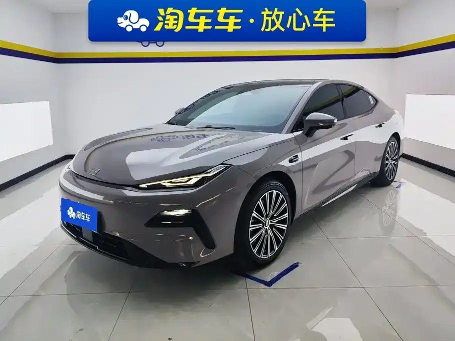 Geely Galaxy Galaxy Xingyao 8 Model 130km EM-i Flagship Edition 2025