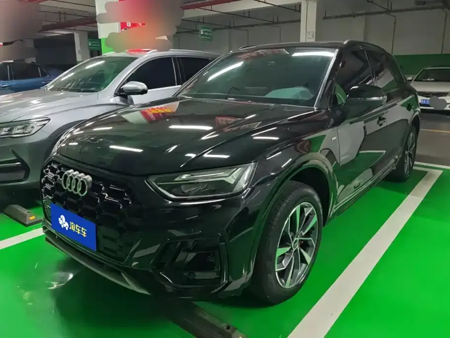Audi Q5L Model 40 TFSI Luxury Dynamic 2024