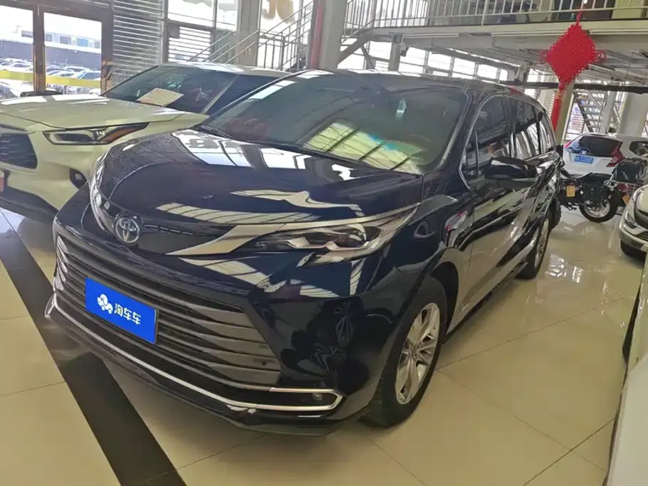 Toyota Sienna 2.5L Hybrid Ultimate Edition 2022