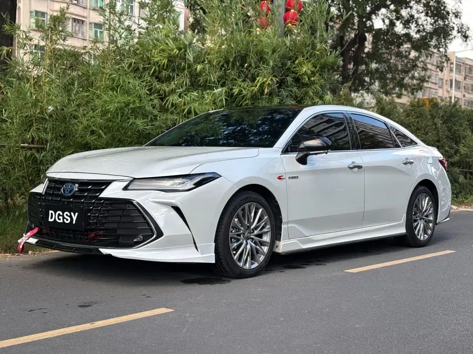 Toyota Avalon Hybrid 2.5L XLE Premium Edition 2022