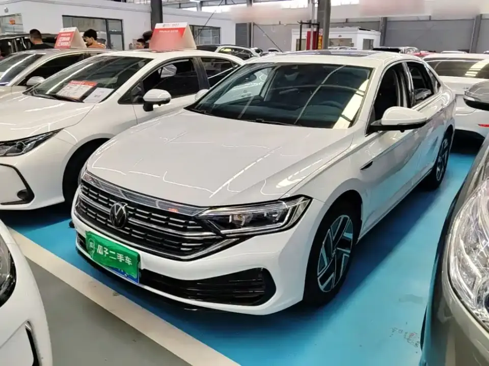 Volkswagen Sagitar Facelift 300TSI DSG Beyond Edition 2025