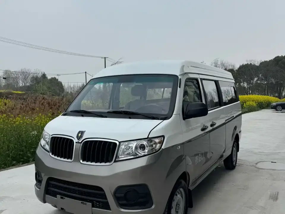 Jinbei New Hiace X30L 1.5L Fortune Bus 5/6/7-seater Central AC Version SWC15M 2023