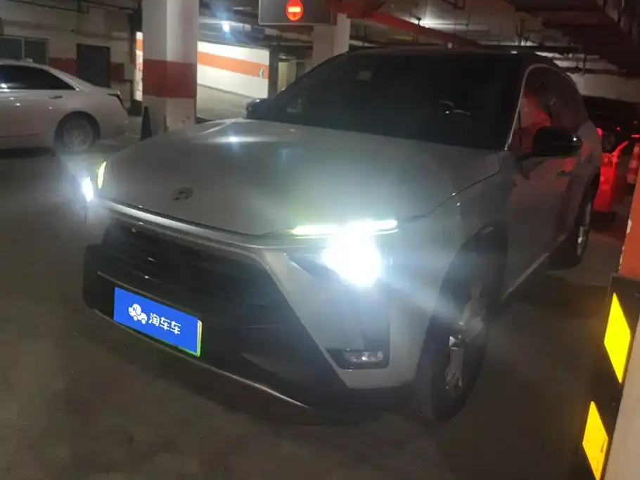 NIO ES8 Model 100kWh Signature 7-Seater 2022