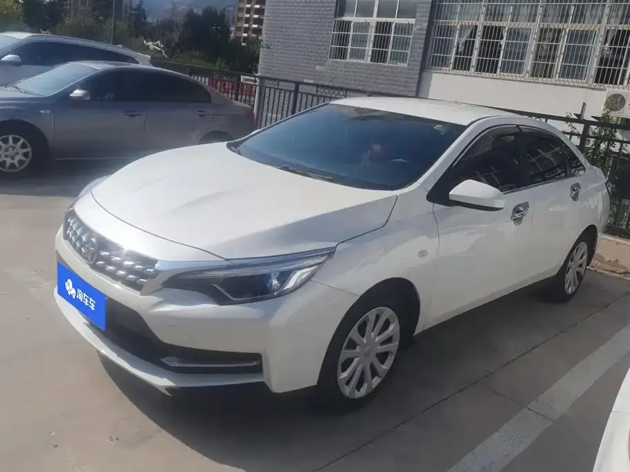 Venucia D60 1.6L Entry Manual Fashion Edition 2019