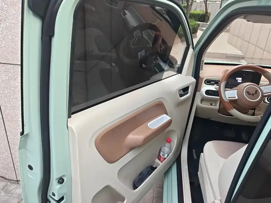 Wuling Motors Hongguang MINIEV 3rd Generation 215km Youth Edition 2024 — фото 7