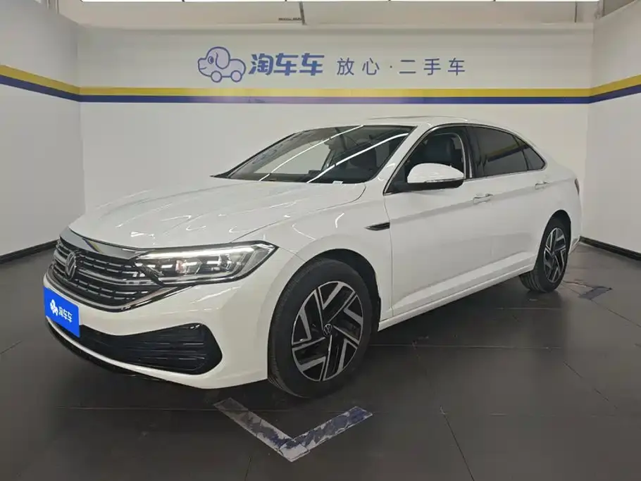 Volkswagen Sagitar 300TSI DSG Surpass Edition 2025
