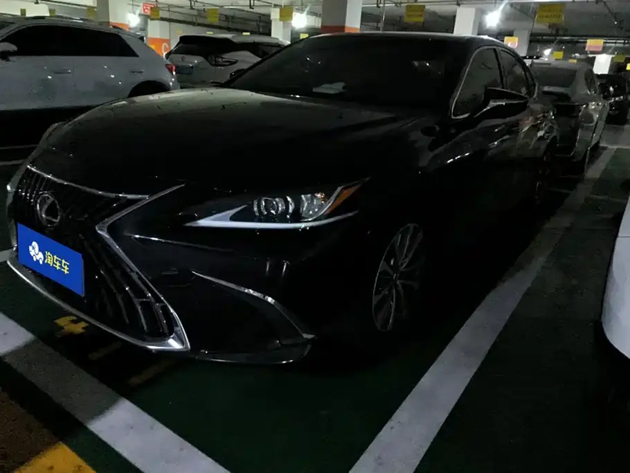 Lexus ES 200 Excellence Edition 2024