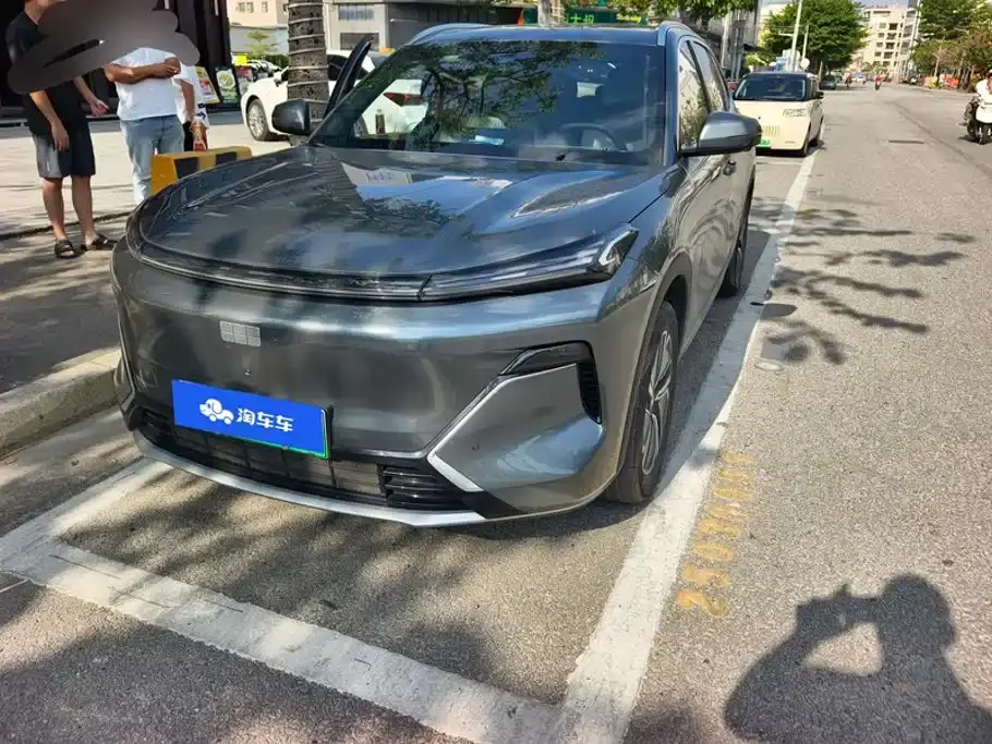Geely Galaxy Galaxy Starship 7 EM-i Model 120km Explorer+ Edition 2024