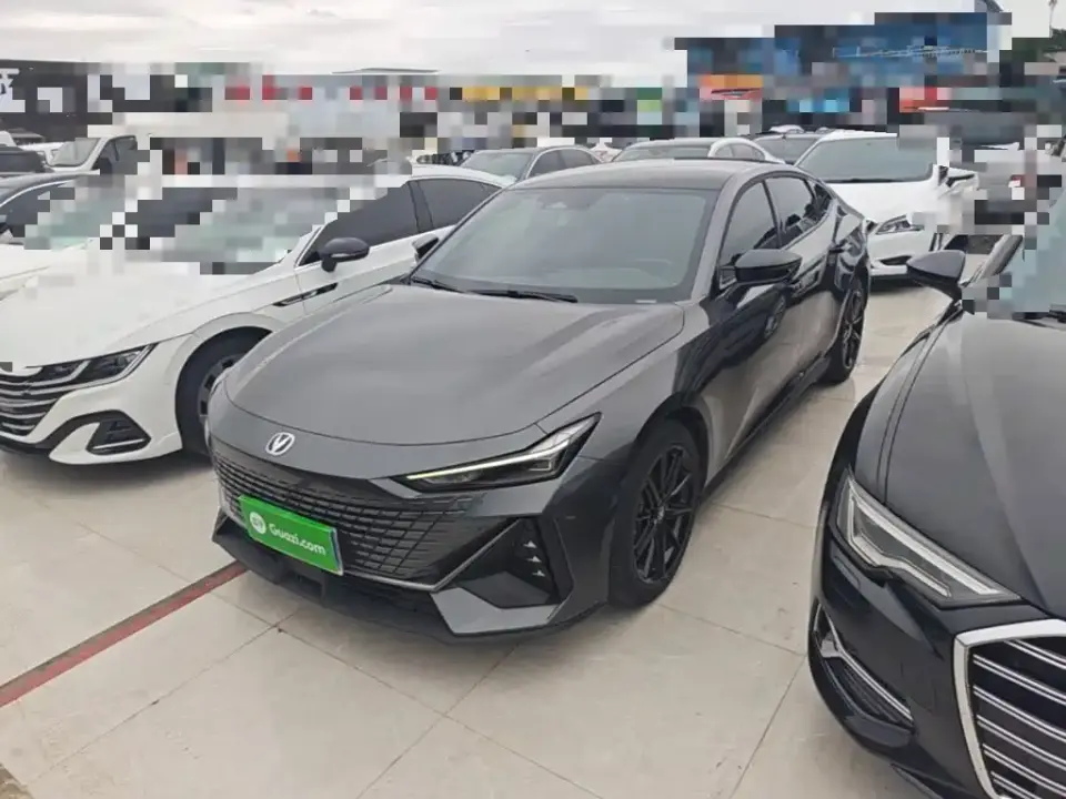 Changan UNI-V 1.5T Luxury Edition 2023