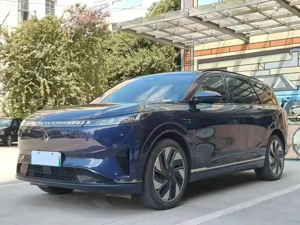 Dongfeng Yipai eπ008 636Max Pure Electric 6-Seater 2024