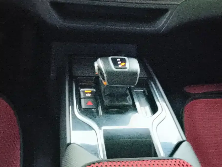 Hongqi E-QM5 431km Charging Enjoyment Edition 2023 — фото 16