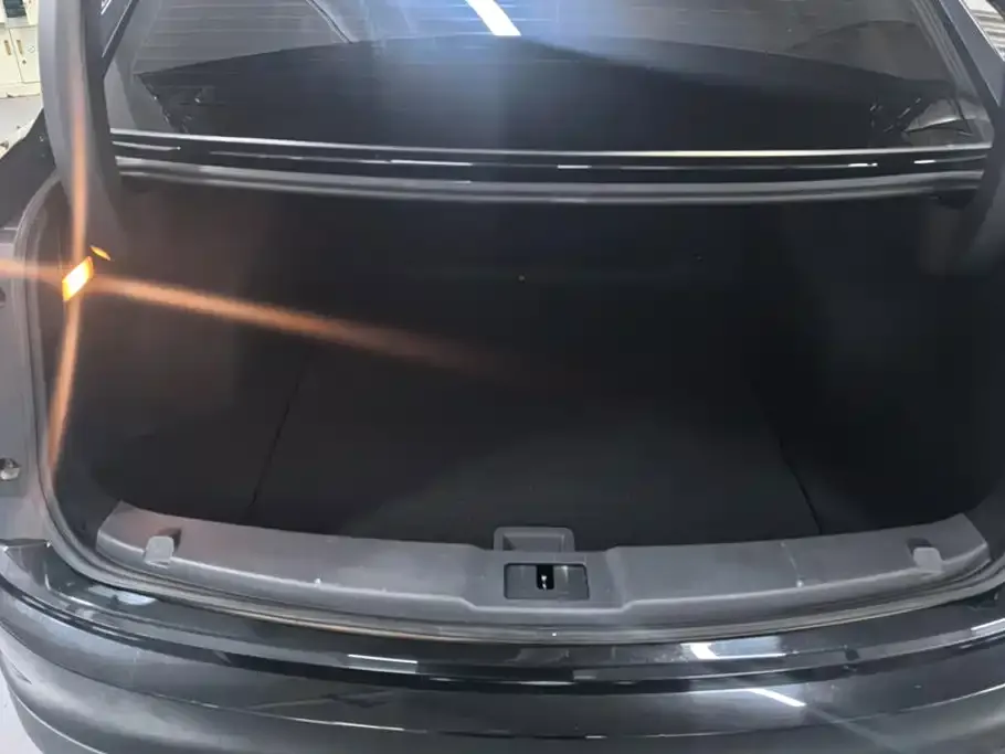 Hongqi E-QM5 431km Charging Enjoyment Edition 2023 — фото 4