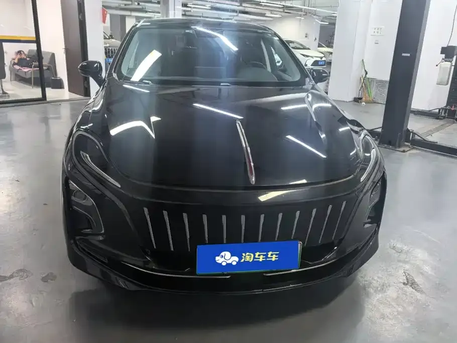 Hongqi E-QM5 431km Charging Enjoyment Edition 2023 — фото 2