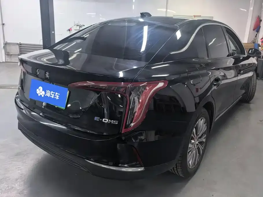 Hongqi E-QM5 431km Charging Enjoyment Edition 2023 — фото 3