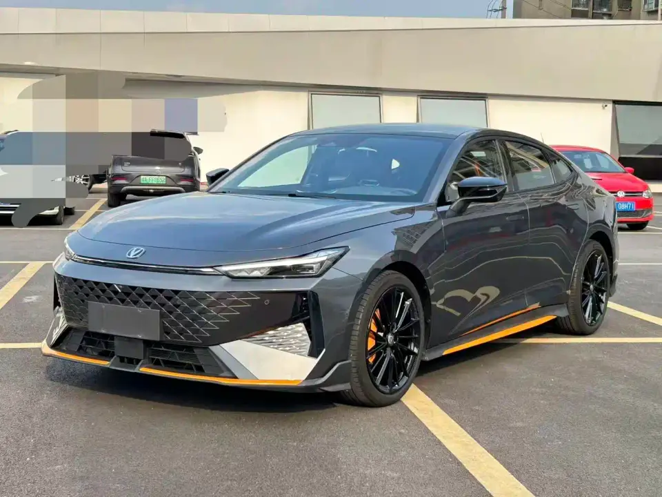 Changan UNI-V 1.5T Deluxe Sport 2024