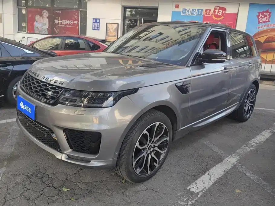 Land Rover Range Rover Sport 3.0 L6 Gloss Black Edition 2022