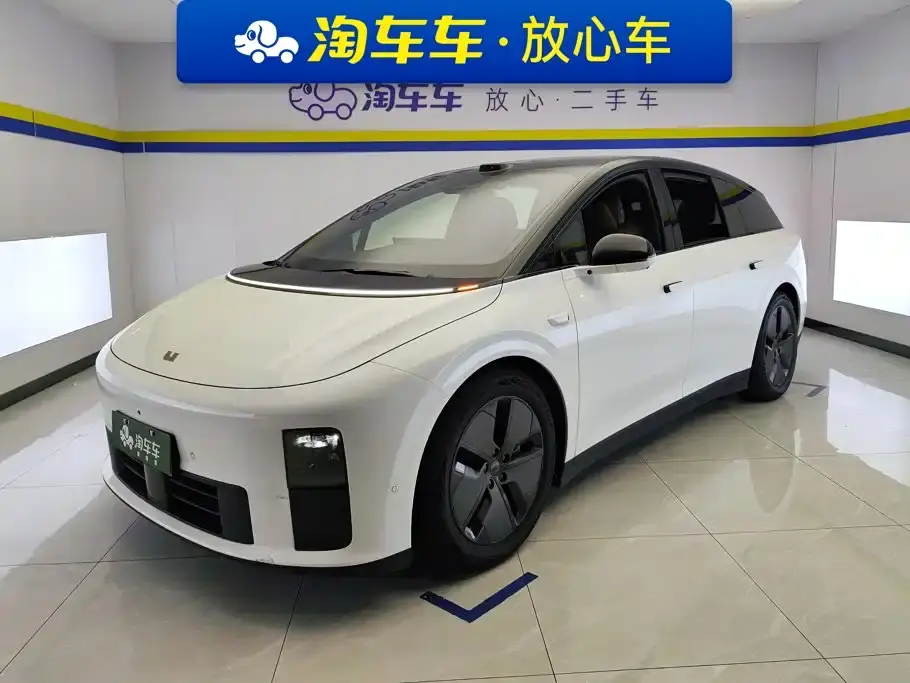 Li Auto i6 2WD Base Model 2026