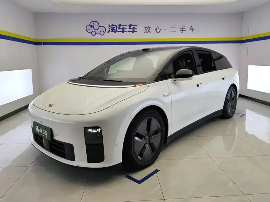 Li Auto i6 2WD Base Model 2026