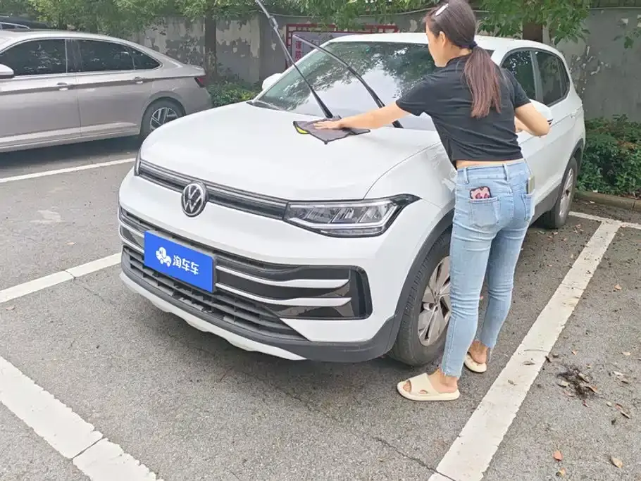 Volkswagen Tharu Model Rising Star 1.5L Advance Edition 2024