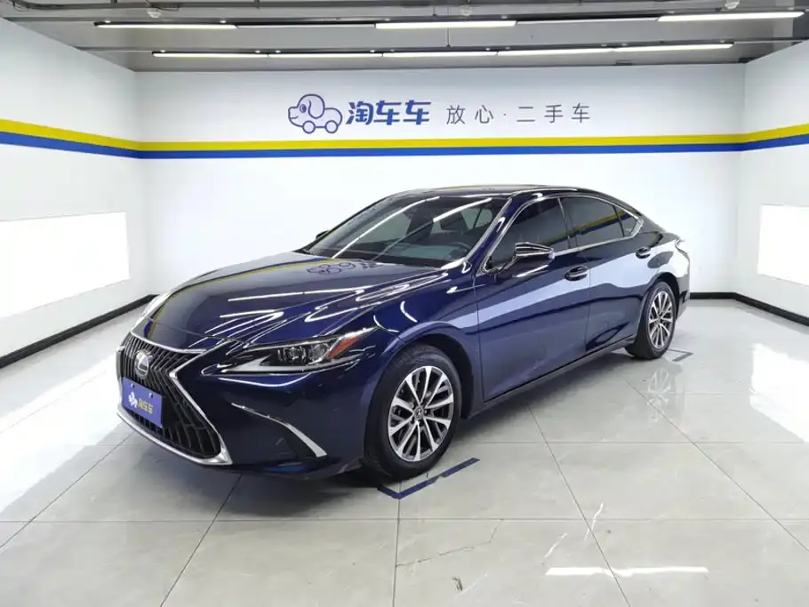 Lexus ES 200 Excellence Edition 2023
