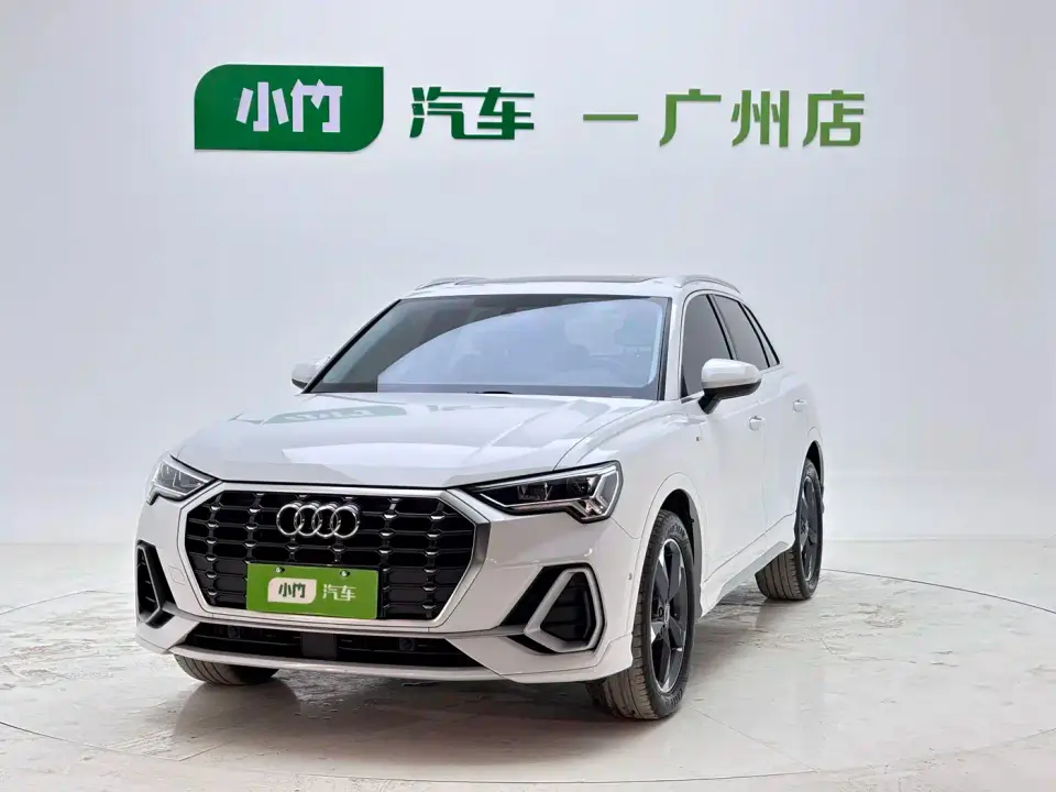 Audi Q3 35 TFSI Fashion Dynamic (1.4T) 2022