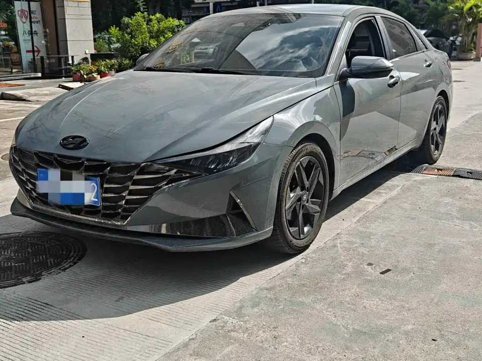 Hyundai Elantra 1.5L CVT LUX Premium Edition 2021