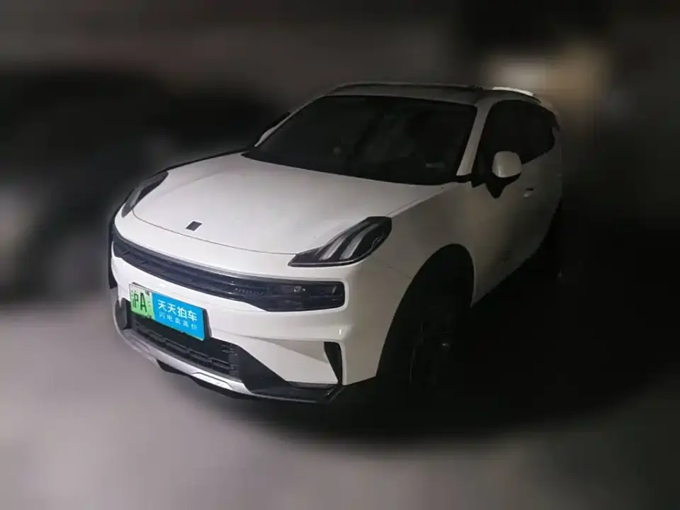 Lynk & Co 06 EM-P PHEV 84KM Range Pro 2022