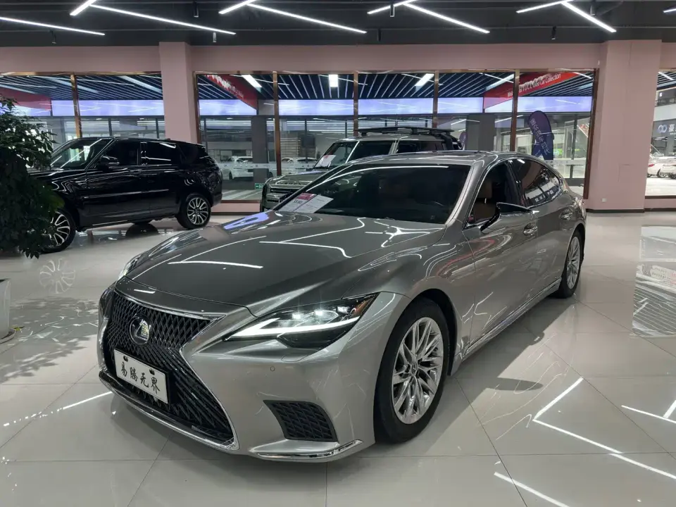 Lexus LS 500h Luxury Edition 2022