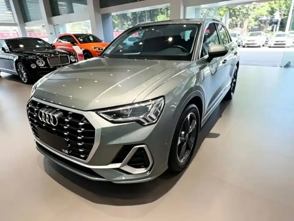 Audi Q3 35 TFSI Fashion Dynamic (1.4T) 2023