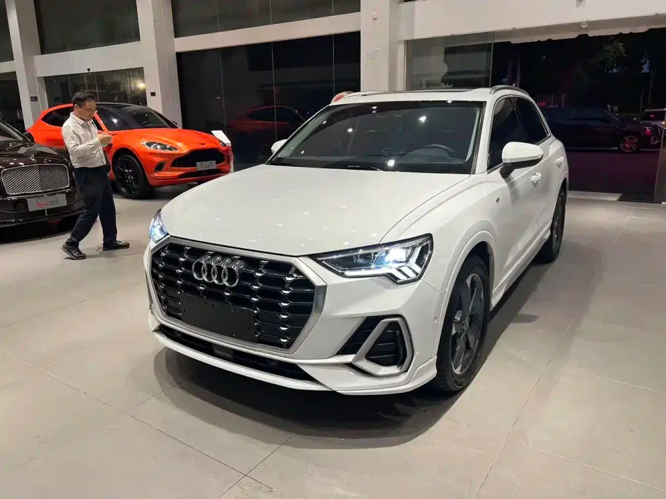 Audi Q3 35 TFSI Fashion Dynamic (1.4T) 2023