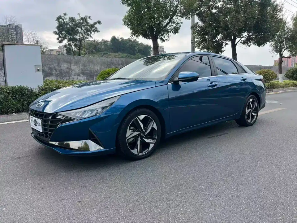 Hyundai Elantra 1.5L CVT LUX Premium Edition 2020