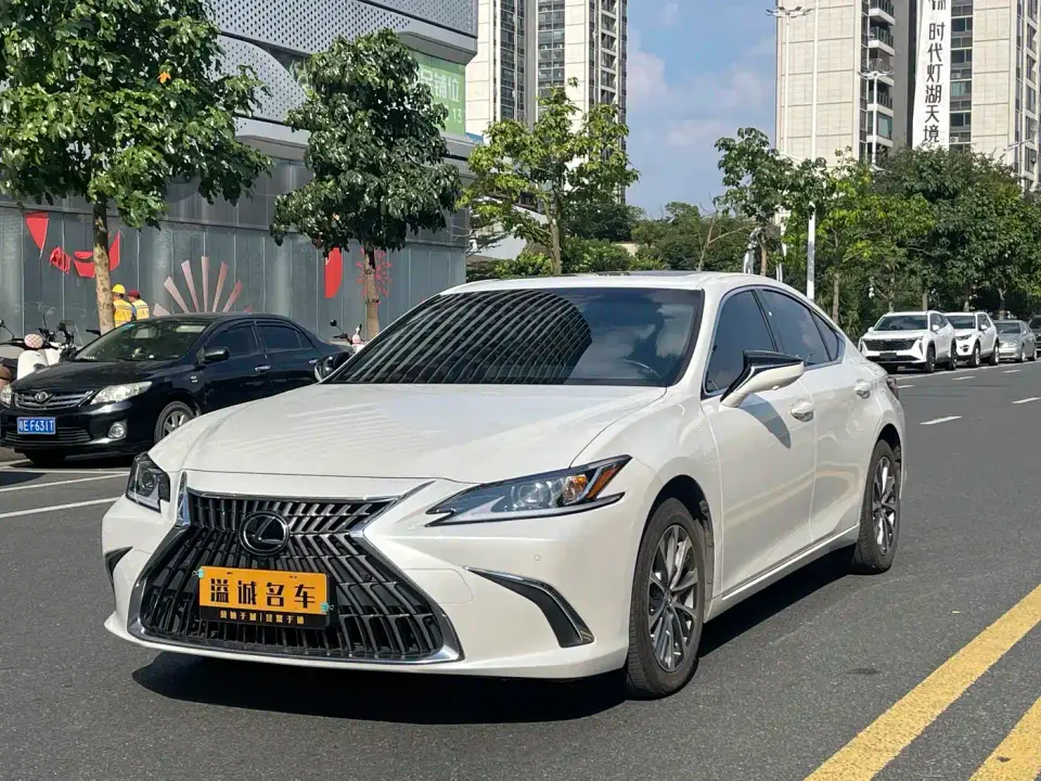 Lexus ES 200 Excellence Edition 2022