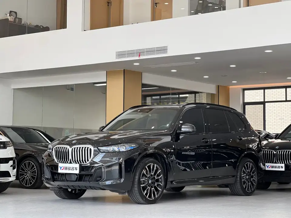 BMW X5 xDrive 40Li M Sport Black Night Package 2024