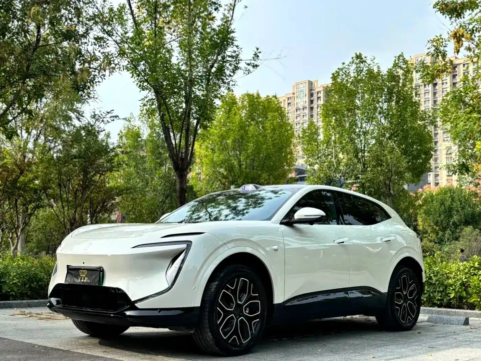 Avatr 07 model Ultra EV AWD 2025
