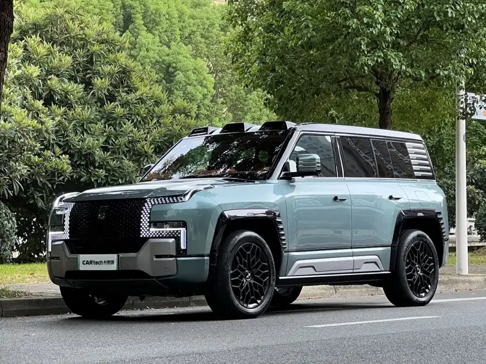Yangwang U8 Luxury Edition 2024