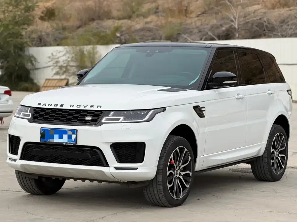 Land Rover Range Rover Sport 3.0 L6 Gloss Black Edition 2022