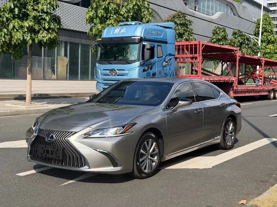 Lexus ES Model 300h Excellence Edition China V 2020