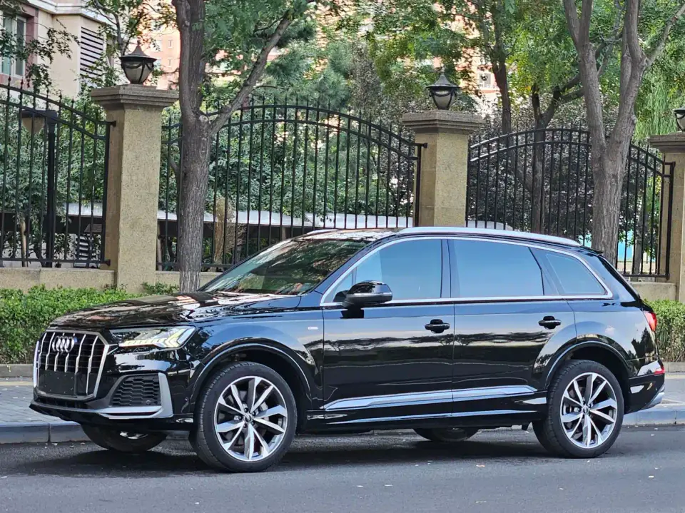 Audi Q7 55 TFSI quattro S line Sport 2023